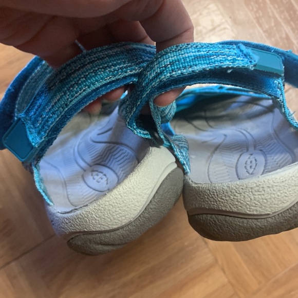 Keen women’s shoes size 7 - Picture 4 of 5